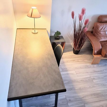 6 Appartements Et 4 Adresses A Mi-Chemin Entre Le Vieux Port Et L Ile De Re La Rochelle  Eksteriør billede