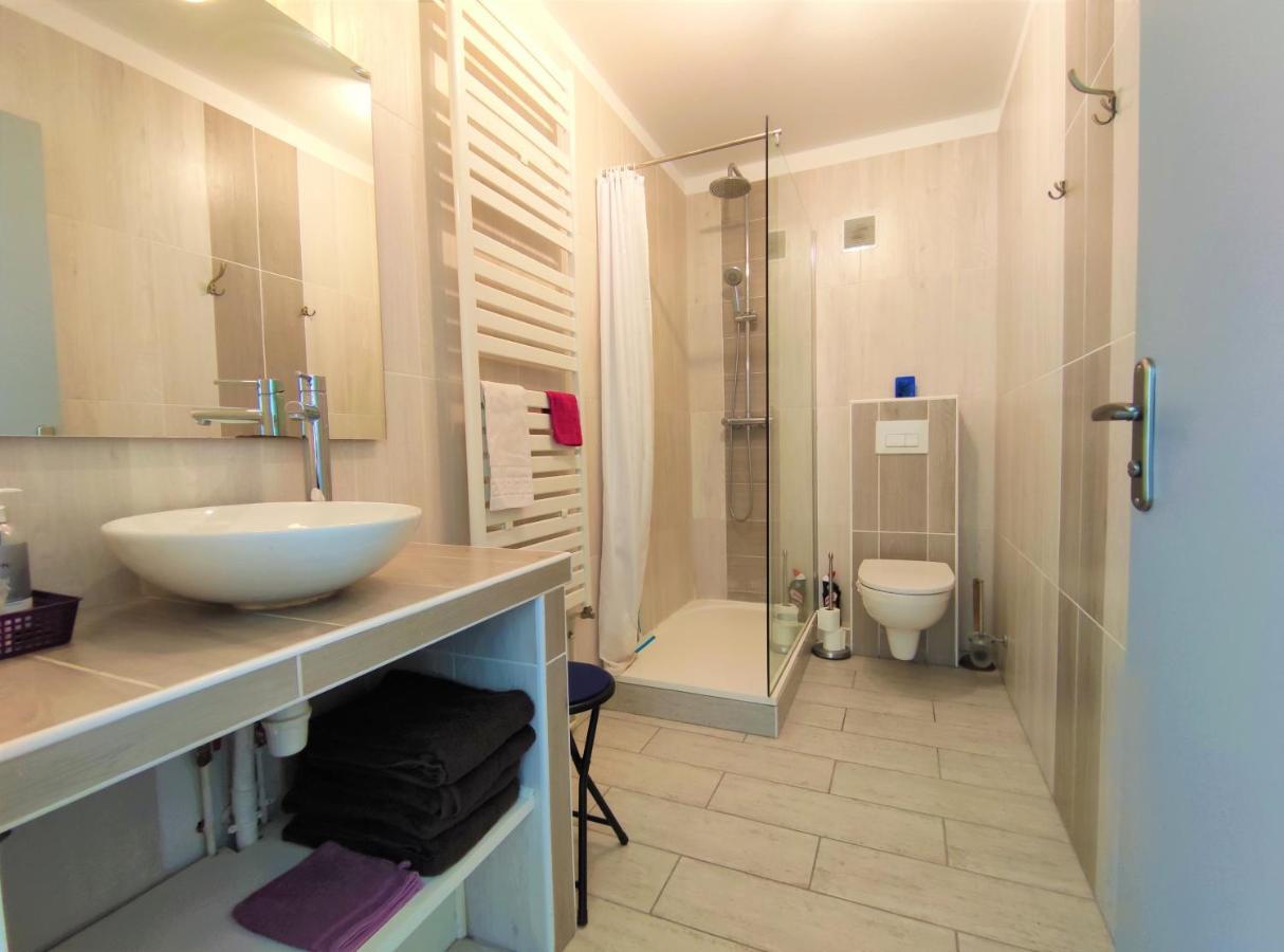 6 Appartements Et 4 Adresses A Mi-Chemin Entre Le Vieux Port Et L Ile De Re La Rochelle  Eksteriør billede