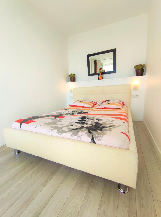 6 Appartements Et 4 Adresses A Mi-Chemin Entre Le Vieux Port Et L Ile De Re La Rochelle  Eksteriør billede